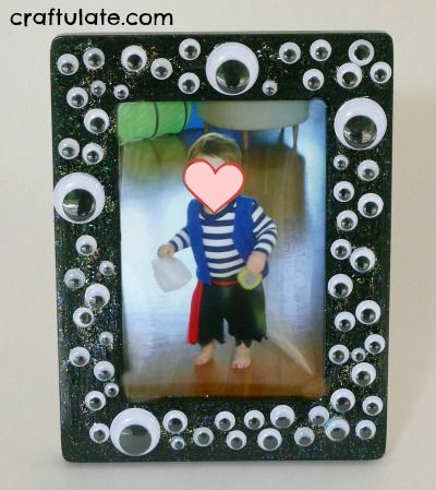 12 Kid-Made Photo Frames - great for giving as gifts!