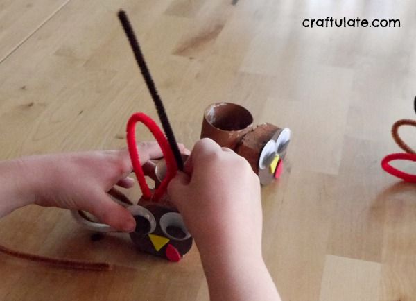 Pipe Cleaner Turkey Napkin Ring Craft - Craftulate