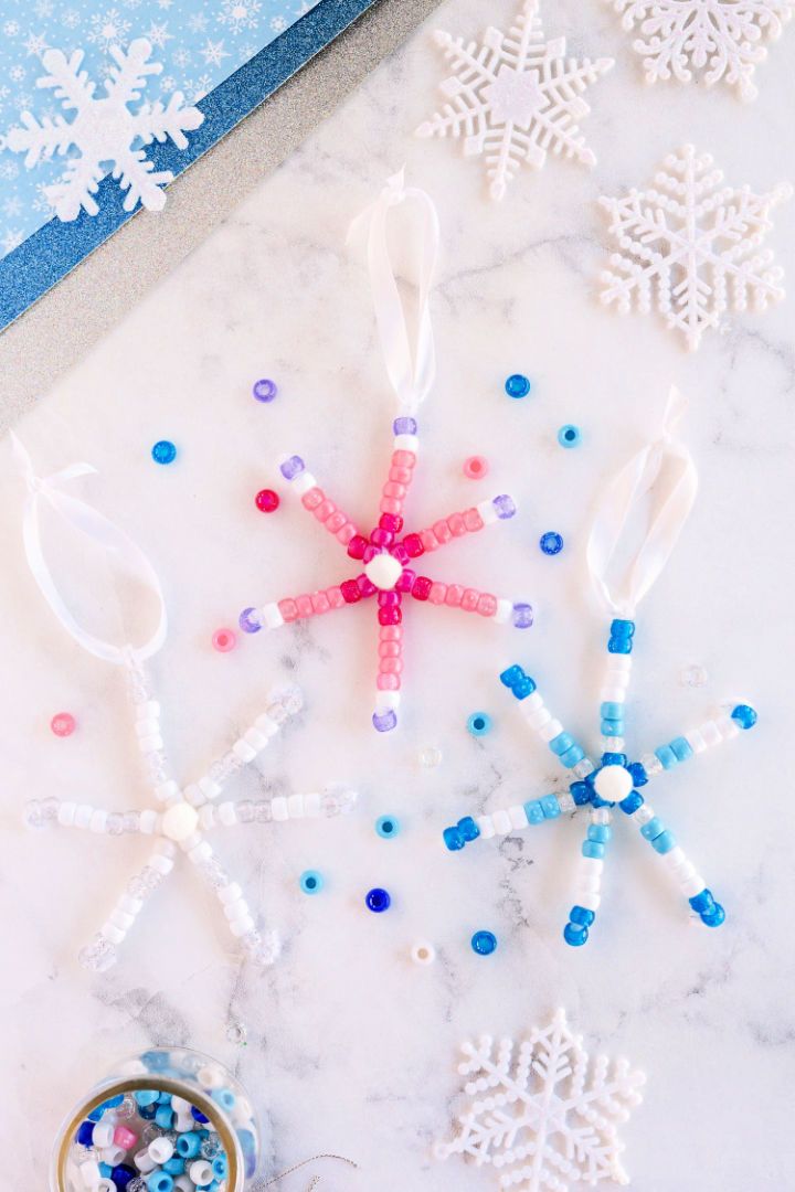 Winter Crafts (Seasonal Crafts)