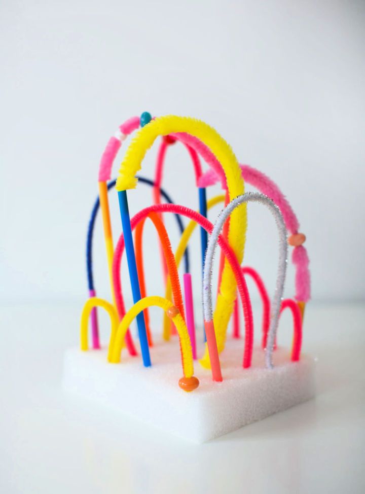 DIY Pipe Cleaner Straw Sculptures