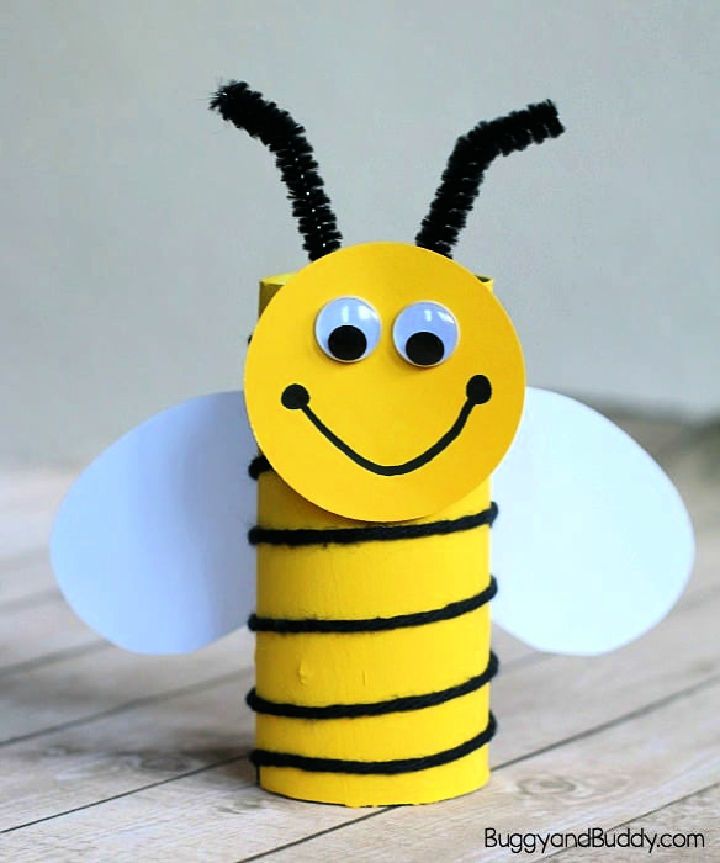 Cardboard Tube Bee Craft Using Yarn