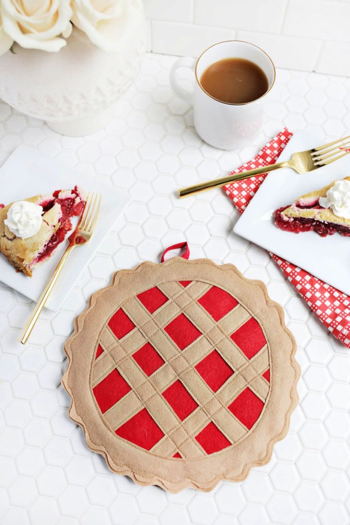 DIY Cherry Pie Potholder