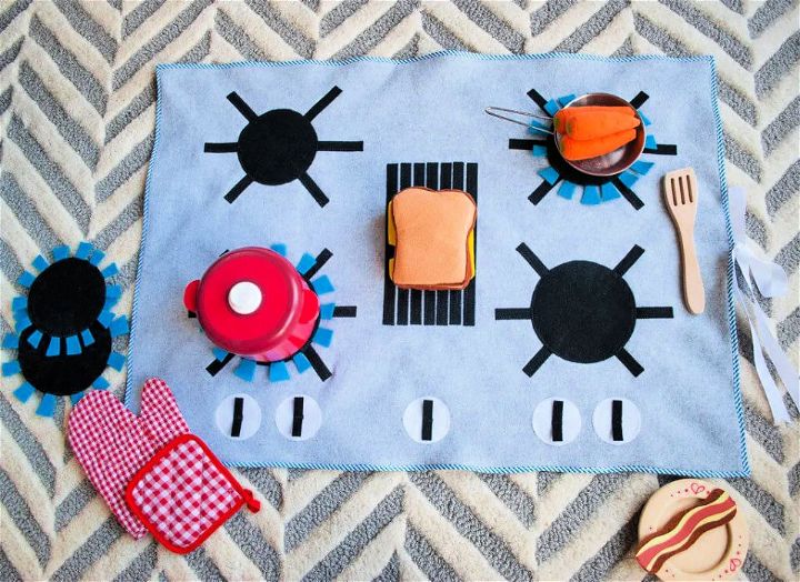 DIY Felt stove kids play kitchen