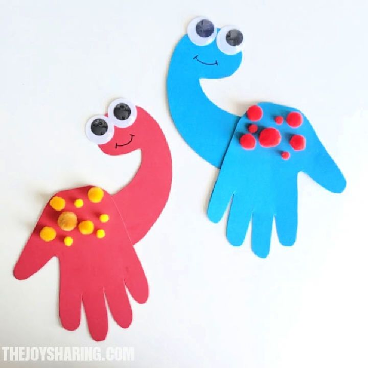 5 Easy Dinosaur Crafts for Kids • In the Bag Kids' Crafts