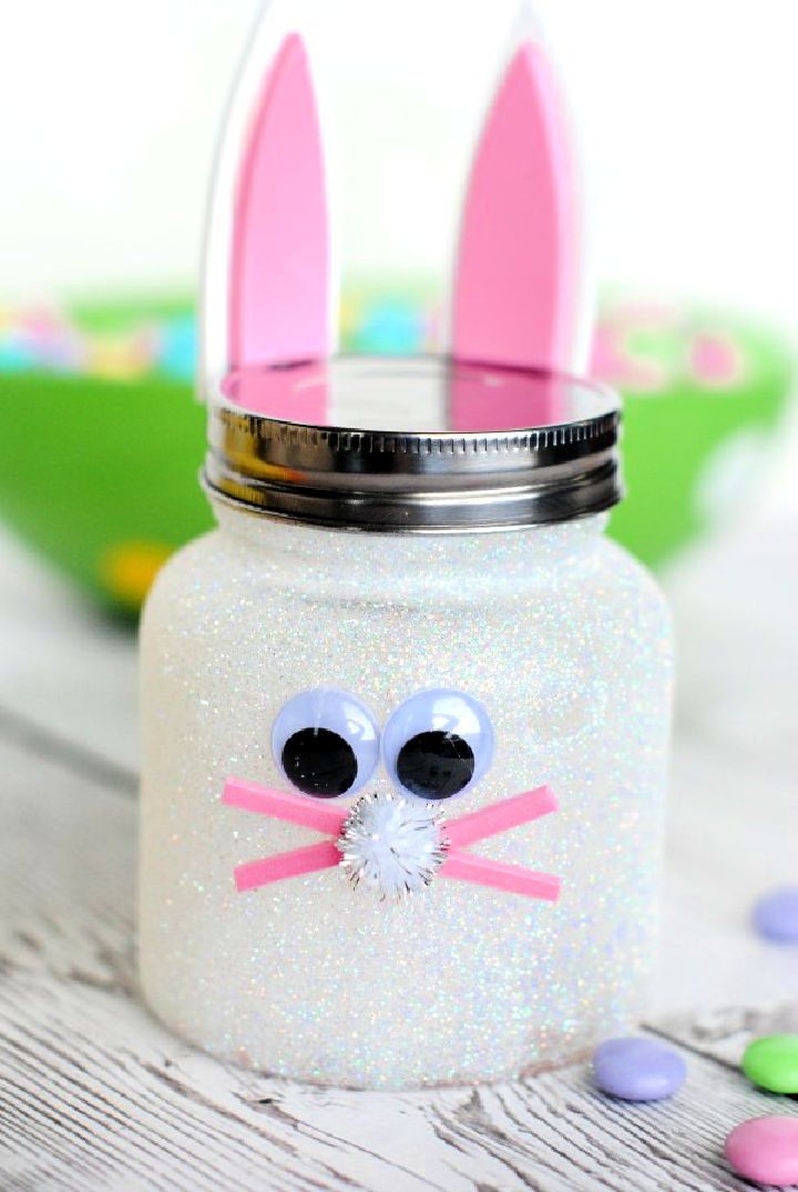 23 DIY Crafts With Mini Mason Jars, Cool Mason Jar Crafts