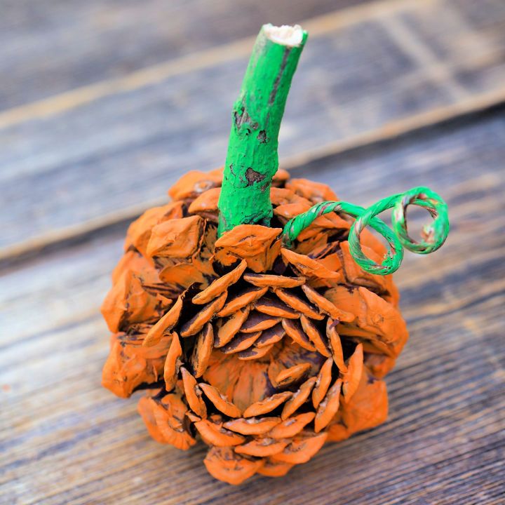Easy Pine Cone Pumpkin Craft for Kids