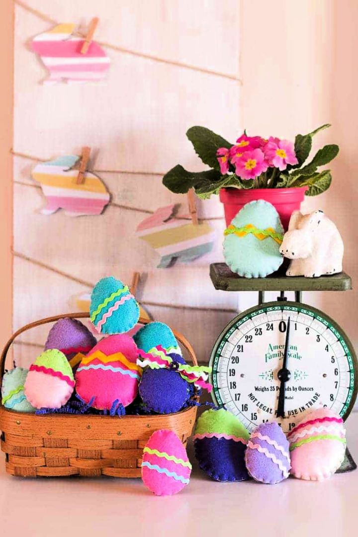 Colorful Felt Easter Eggs