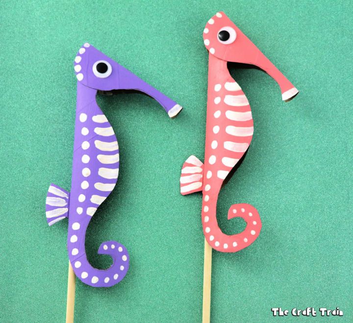 Paper Roll Seahorse Puppets