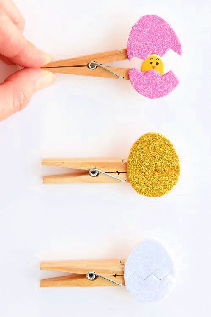 DIY Peek a Boo Clothespin Eggs