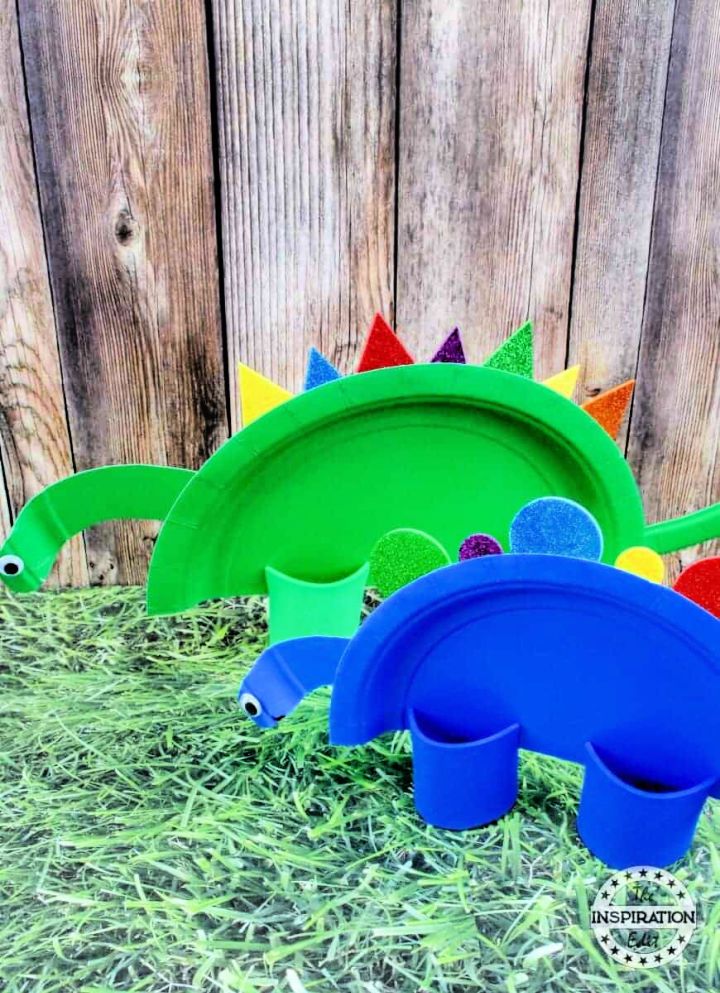 Super Cute Rainbow Dinosaur Paper Plate Craft