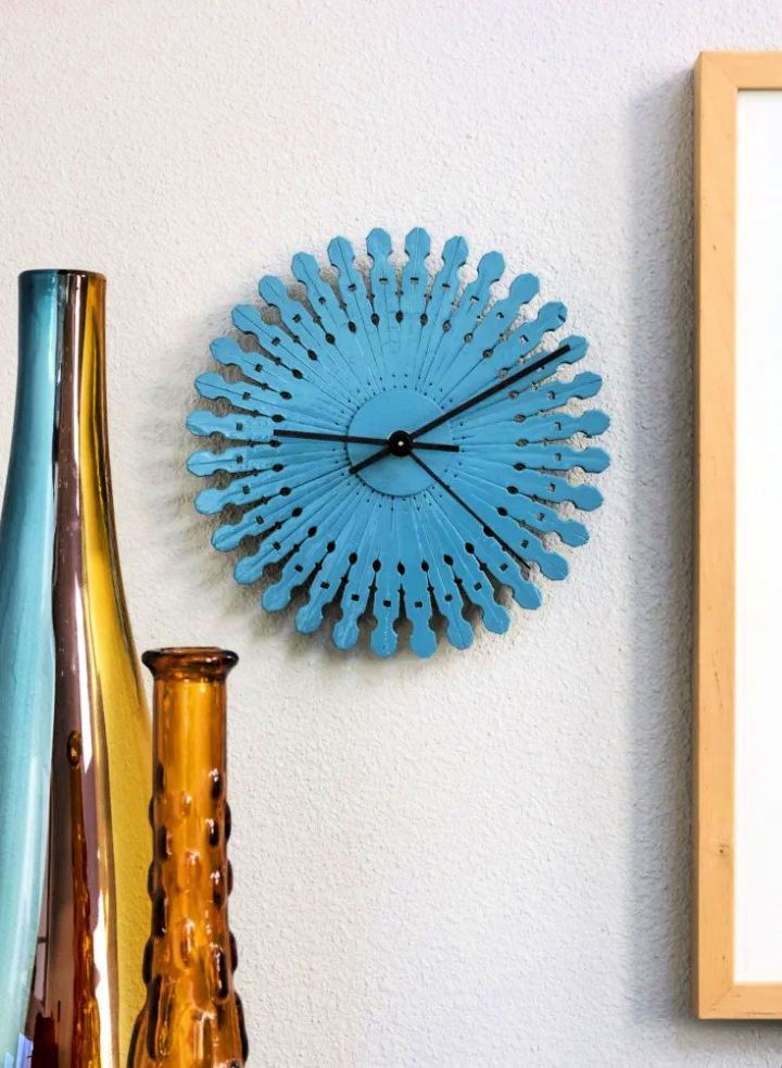  DIY Clothespin Clock 