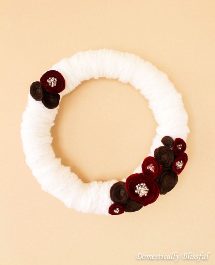 White Finger Knitted Wreath