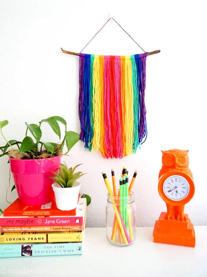 Easy DIY Yarn Wall Hang