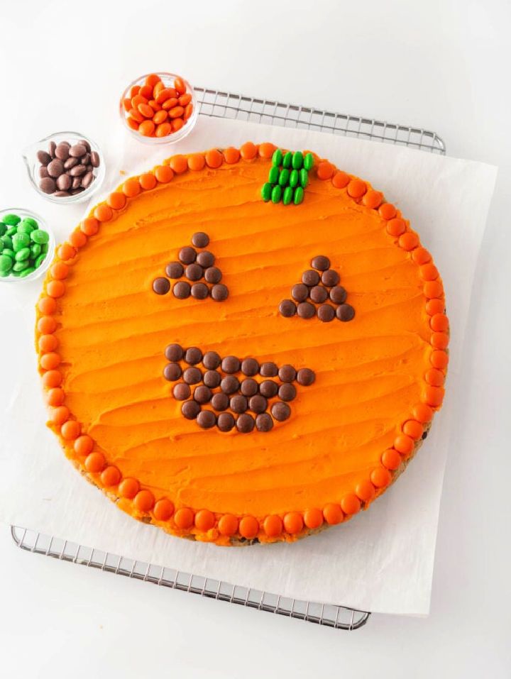 Easy Halloween Pumpkin Cookie Cake