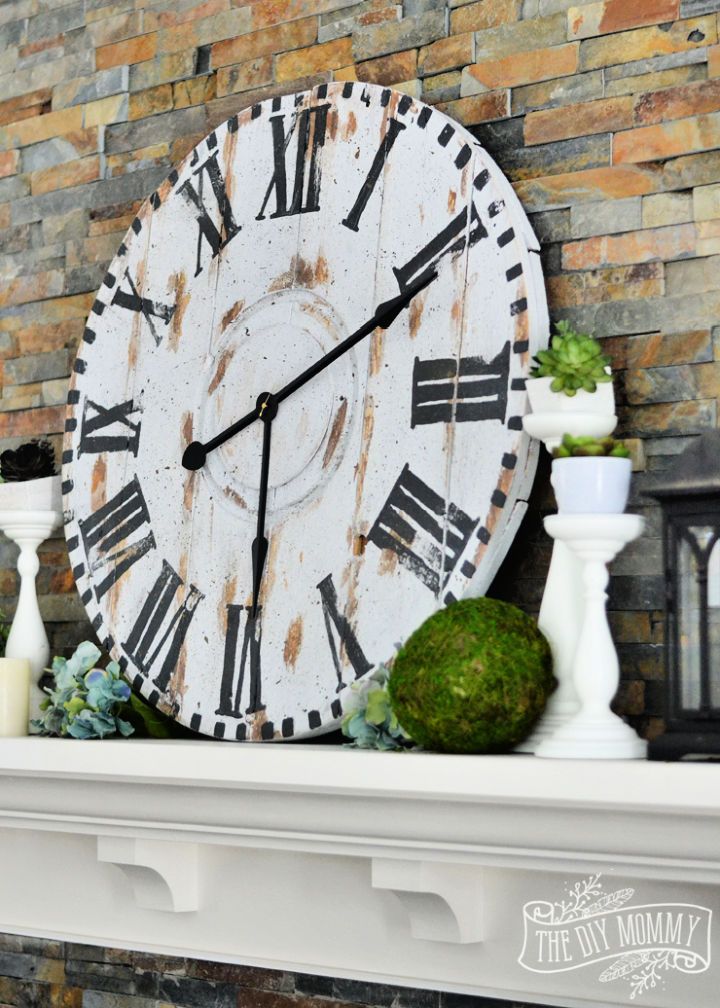 Make a Giant Reclaimed Wood Clock