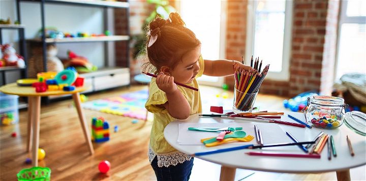 How to Develop Creative Thinking Skills in Preschoolers