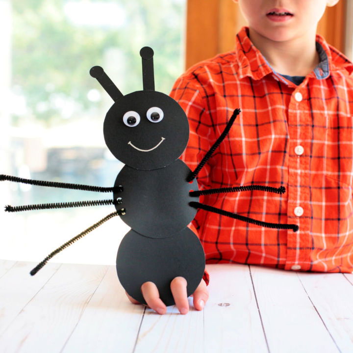 DIY Ant Finger Puppet