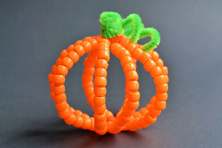 DIY Beaded Pipe Cleaner Pumpkins