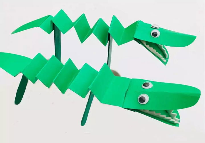 DIY Crocodile Popsicle Stick