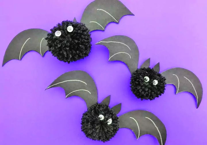 DIY Halloween Pom Pom Bats