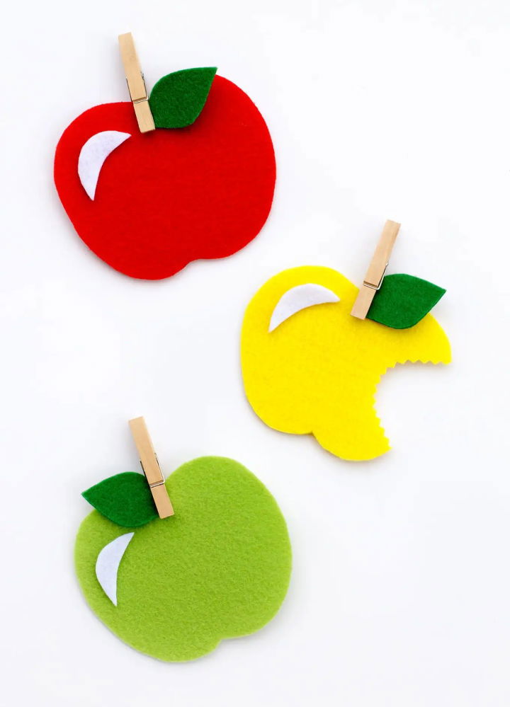 Easy DIY Felt Apple