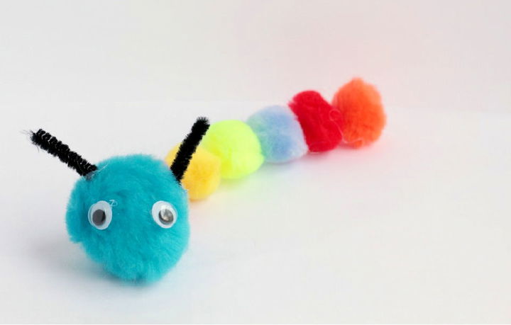 Easy DIY Inchworm Pom Pom