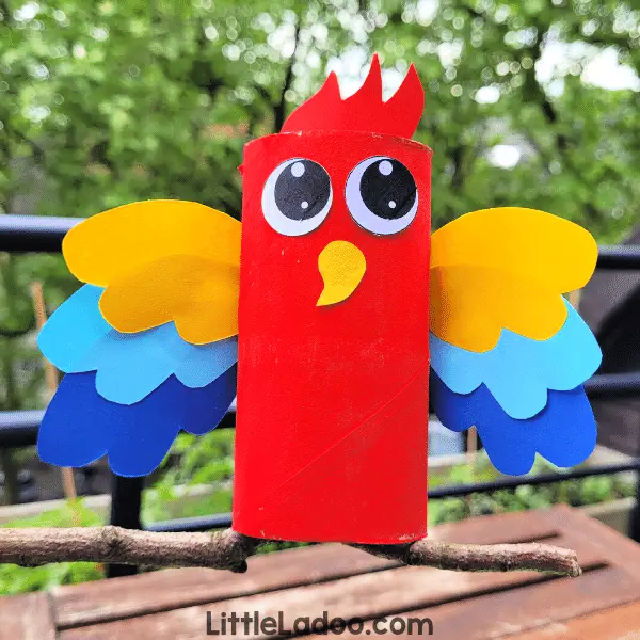 How to Make Macaw Out of Toilet Paper Roll