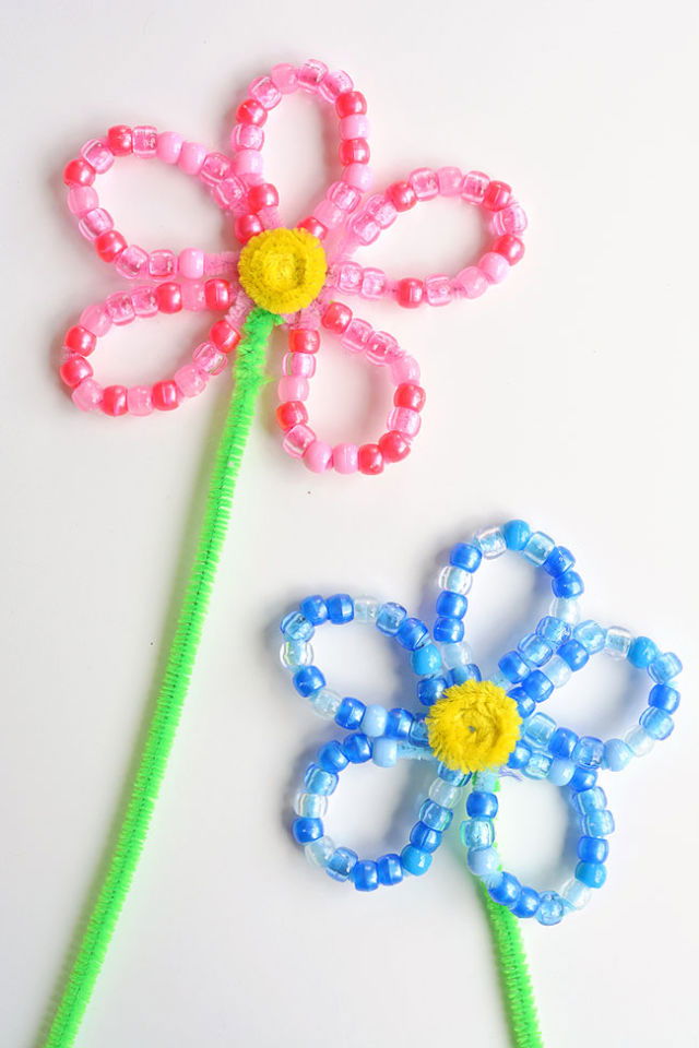 Make Pipe Cleaner Flowers Using Plastic Pony Beads