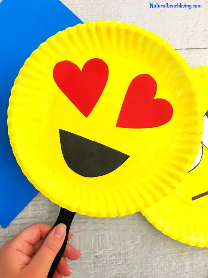 Make an Emoji Paper Plate