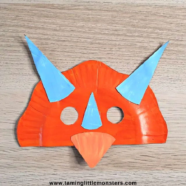 Simple DIY Paper Plate Triceratops